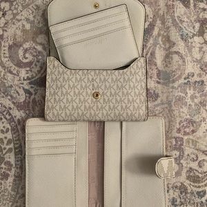 Michael Kors Wallet & Passport Holder